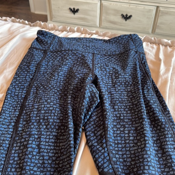 Lulu lemon pattern cropped leggings - Picture 2 of 4